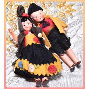 4” Hertwig German Miniature Doll Spanish Painted Bisque Antique Couple Boy Girl